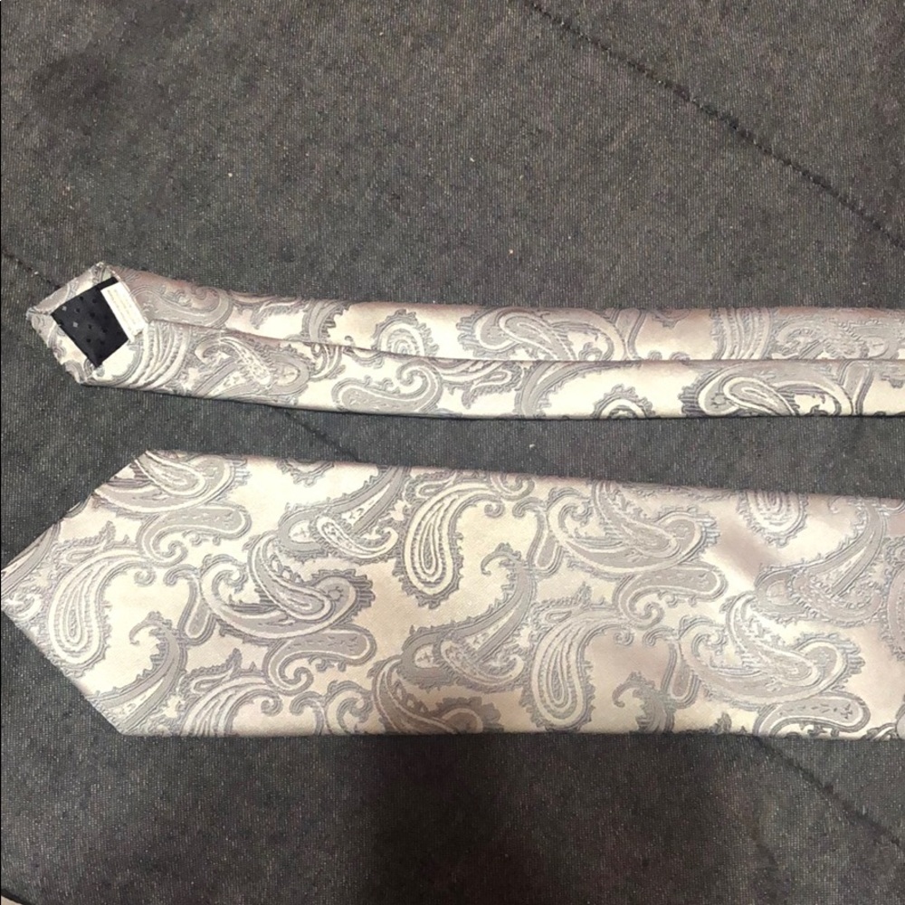 Silver Blue plaid tie!